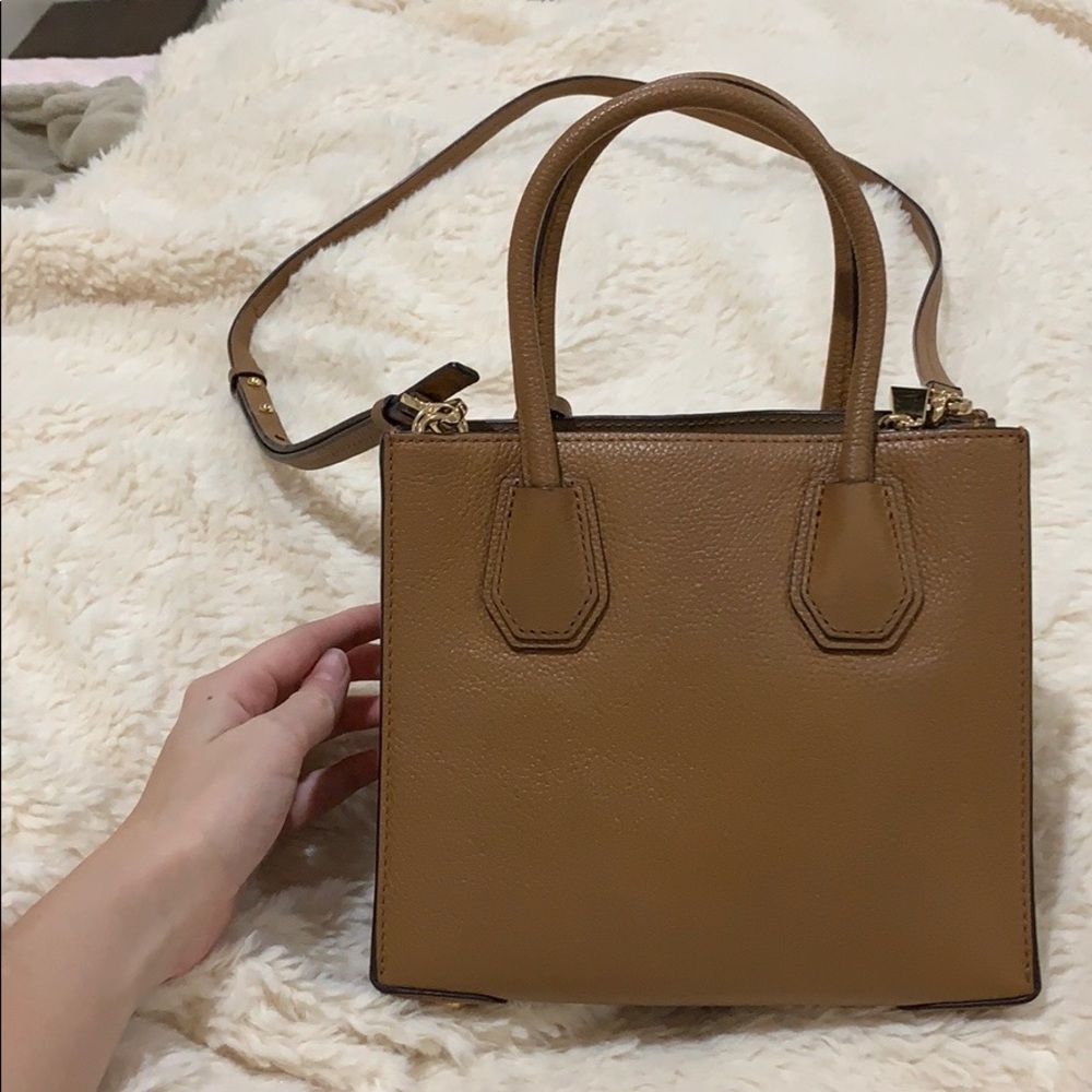 Michael Kors Mercer Tote AND Wallet - Picture 2 of 8